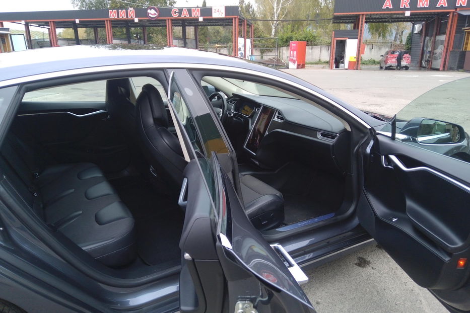 Продам Tesla Model S 75D Dual Motor 2017 года в г. Нежин, Черниговская область