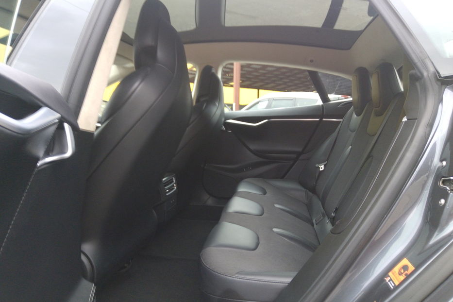 Продам Tesla Model S 75D Dual Motor 2017 года в г. Нежин, Черниговская область
