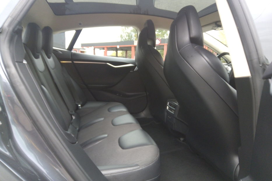 Продам Tesla Model S 75D Dual Motor 2017 года в г. Нежин, Черниговская область