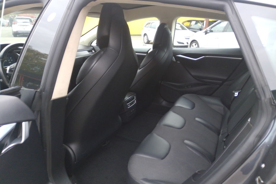 Продам Tesla Model S 75D Dual Motor 2017 года в г. Нежин, Черниговская область