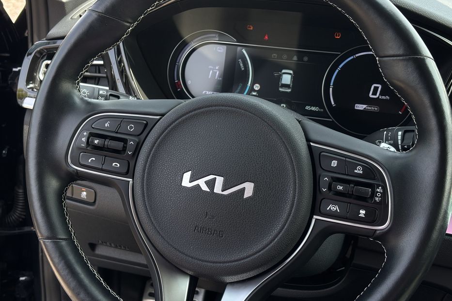 Продам Kia Niro 64кВт повний Фулл 2022 года в Львове