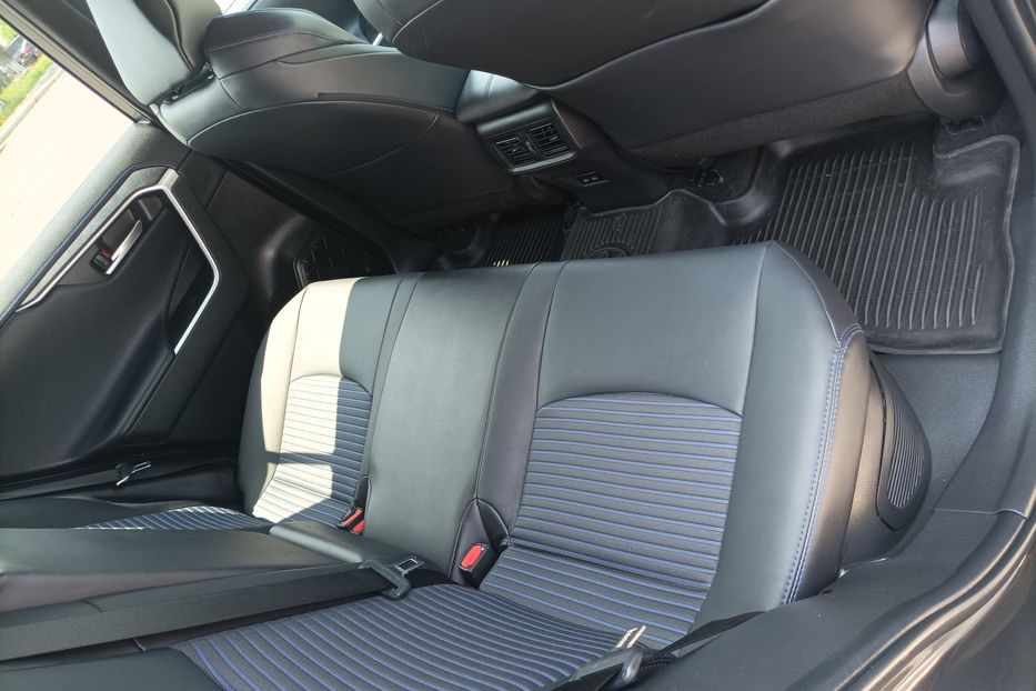 Продам Toyota Rav 4 xse 2022 года в Одессе