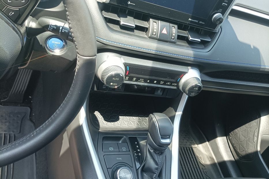Продам Toyota Rav 4 xse 2022 года в Одессе