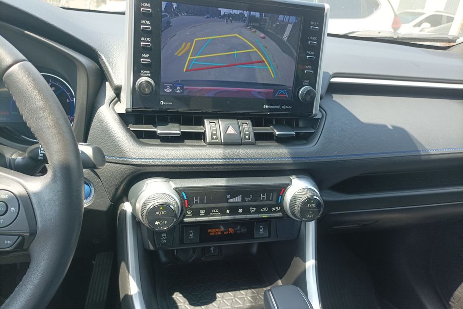 Продам Toyota Rav 4 xse 2022 года в Одессе