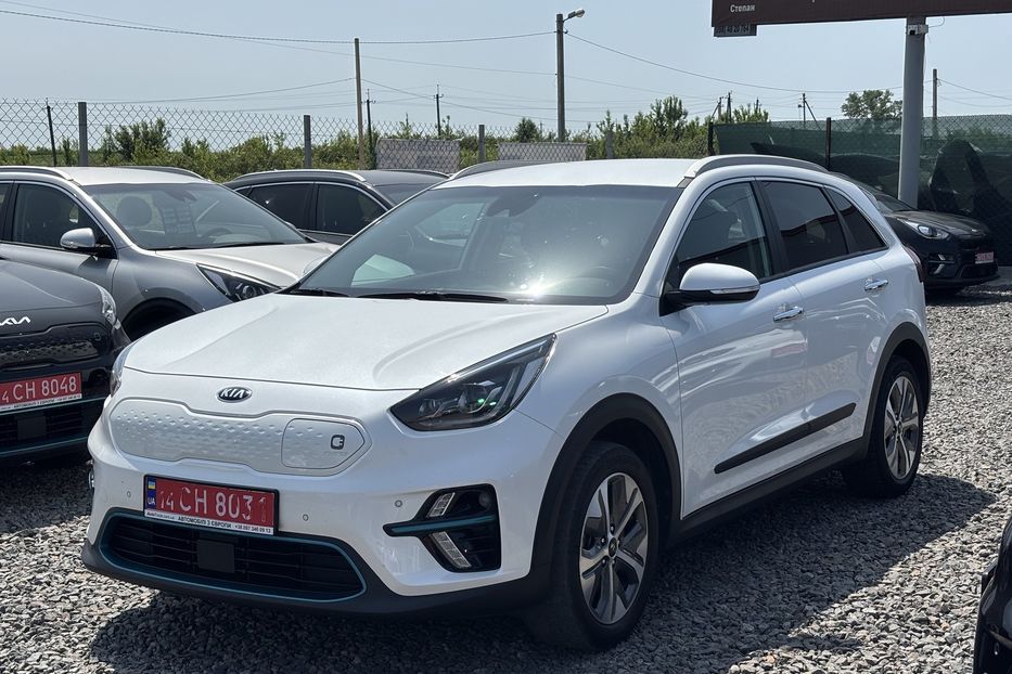 Продам Kia Niro 64 KW 2020 года в Львове