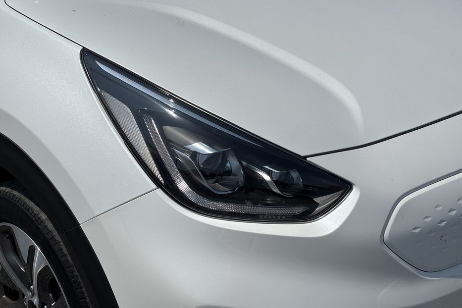 Продам Kia Niro 64 KW 2020 года в Львове