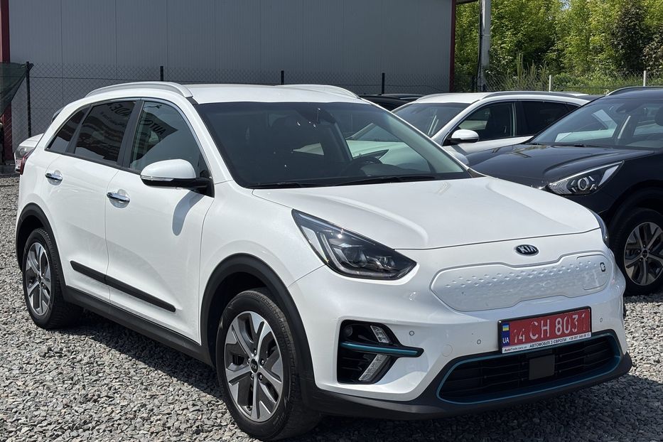 Продам Kia Niro 64 KW 2020 года в Львове