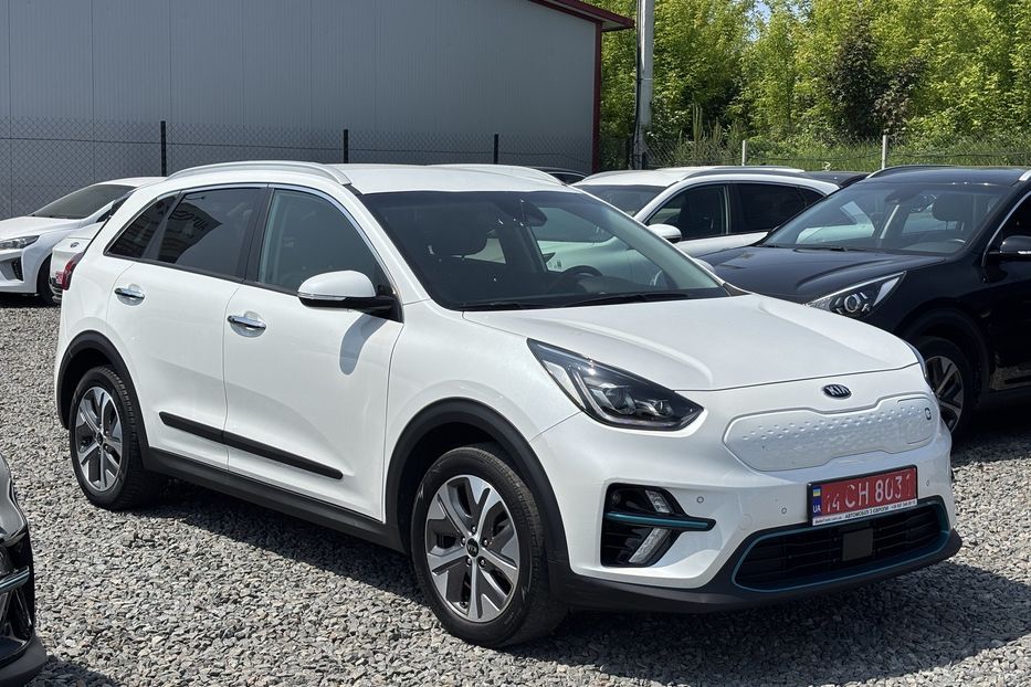 Продам Kia Niro 64 KW 2020 года в Львове