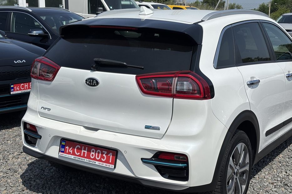 Продам Kia Niro 64 KW 2020 года в Львове