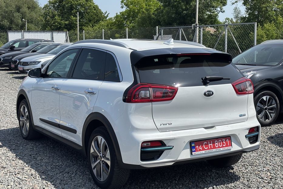 Продам Kia Niro 64 KW 2020 года в Львове