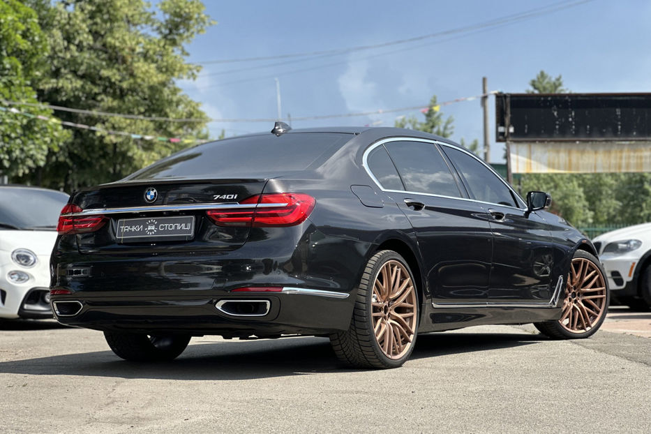 Продам BMW 740 2016 года в Киеве