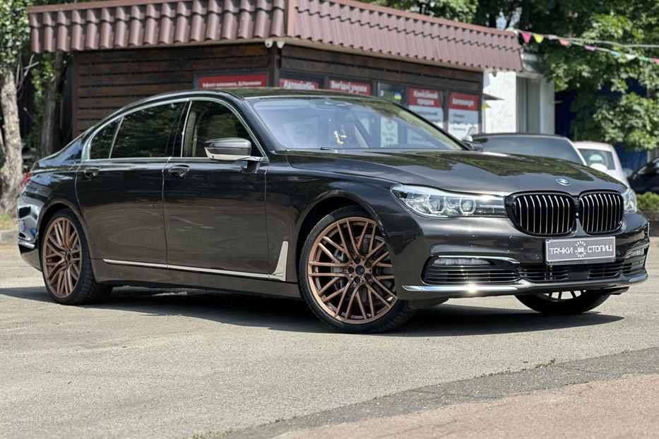 Продам BMW 740 2016 года в Киеве