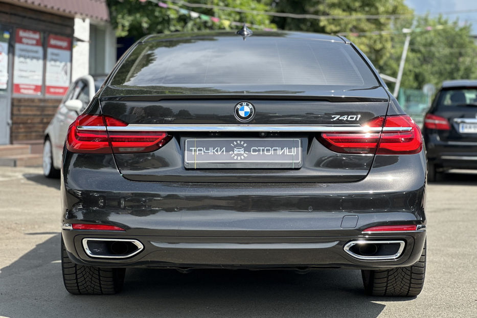 Продам BMW 740 2016 года в Киеве