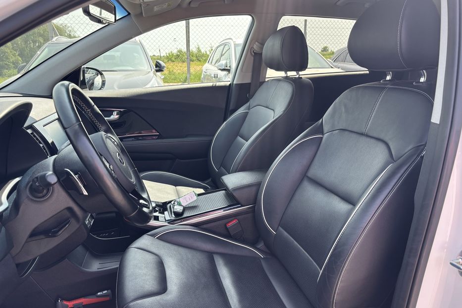 Продам Kia Niro 64 KW 2020 года в Львове