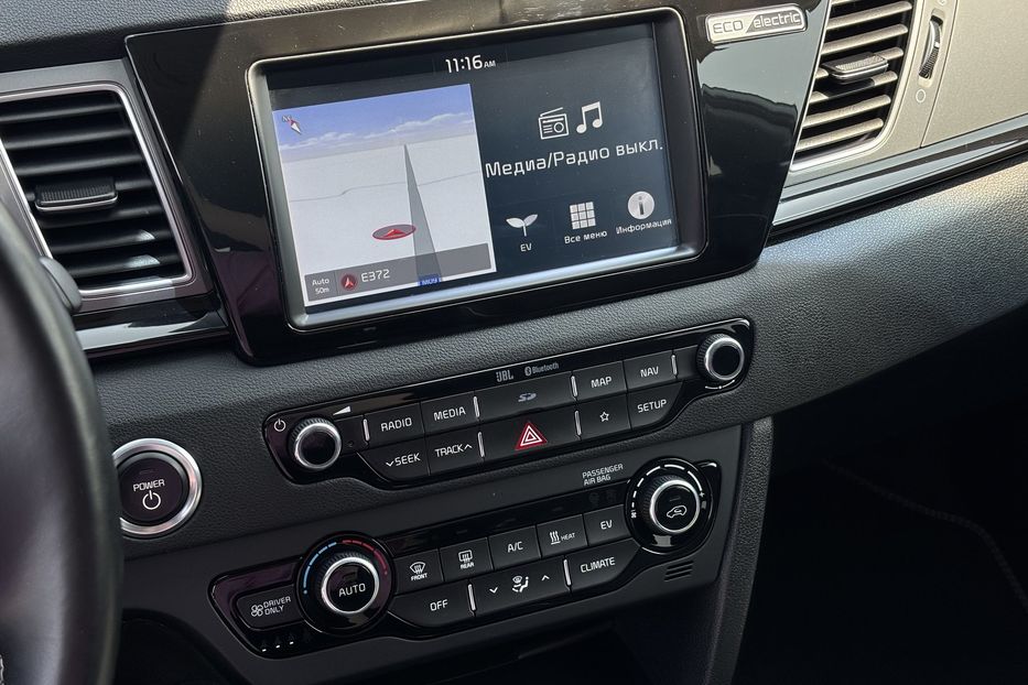 Продам Kia Niro 64 KW 2020 года в Львове