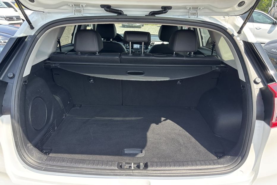 Продам Kia Niro 64 KW 2020 года в Львове