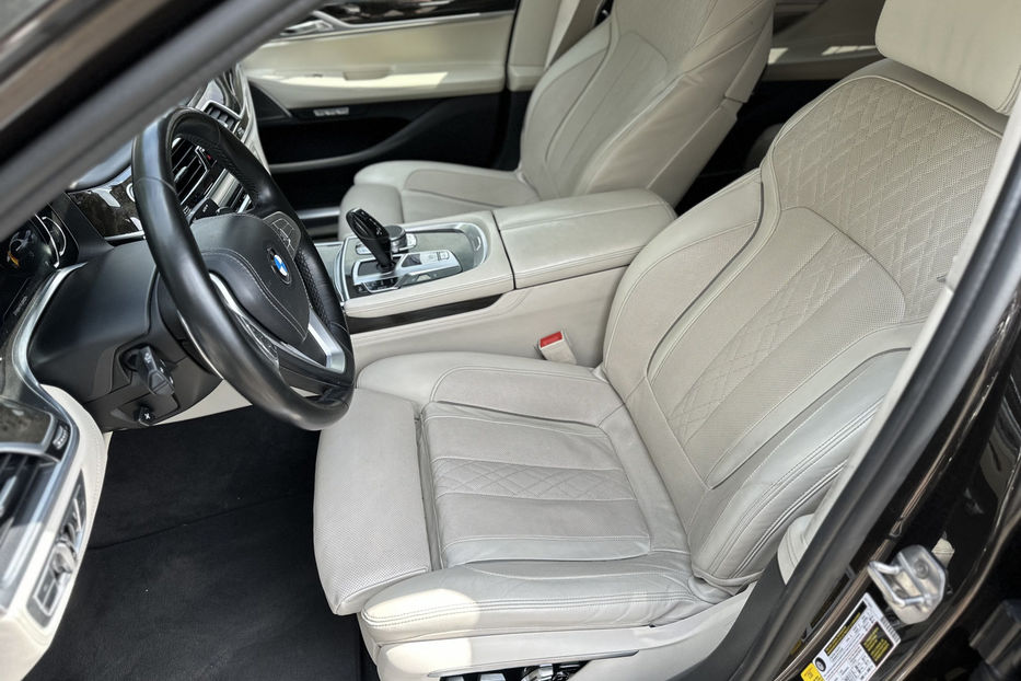 Продам BMW 740 2016 года в Киеве