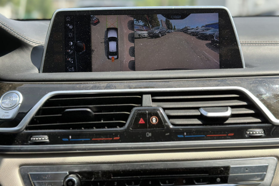 Продам BMW 740 2016 года в Киеве