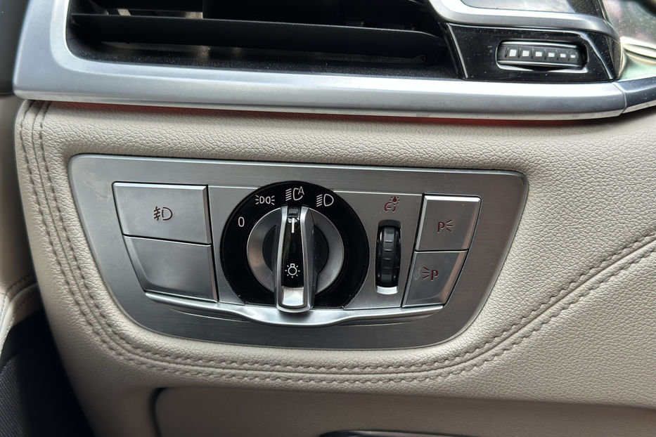Продам BMW 740 2016 года в Киеве