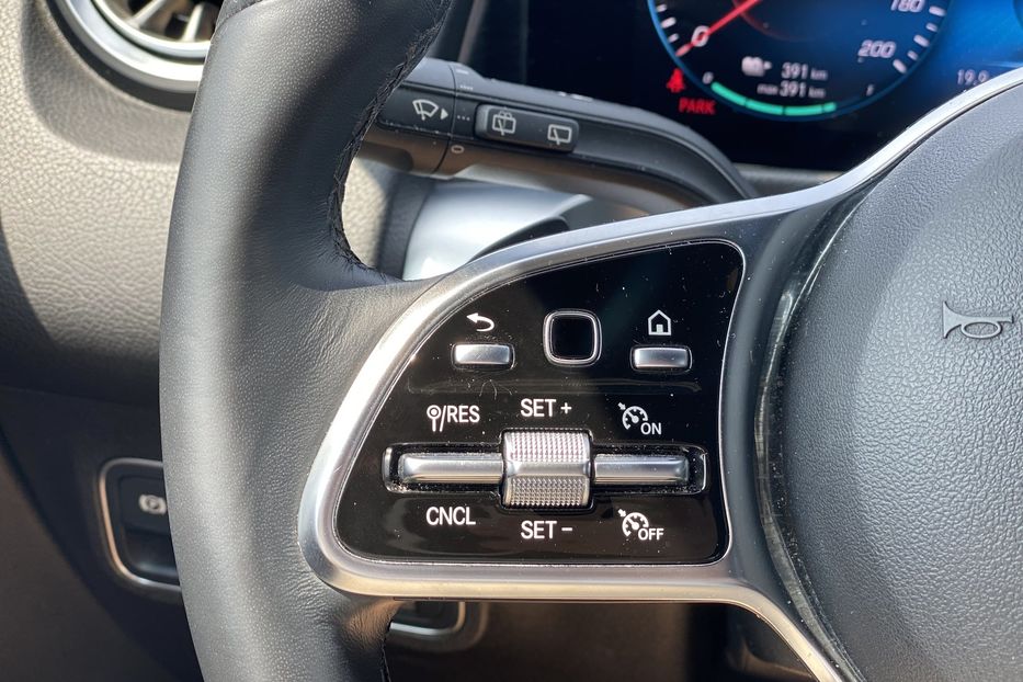 Продам Mercedes-Benz EQC 250 2023 года в Луцке