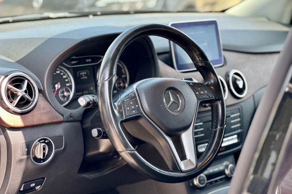 Продам Mercedes-Benz B-Class 2014 года в Киеве