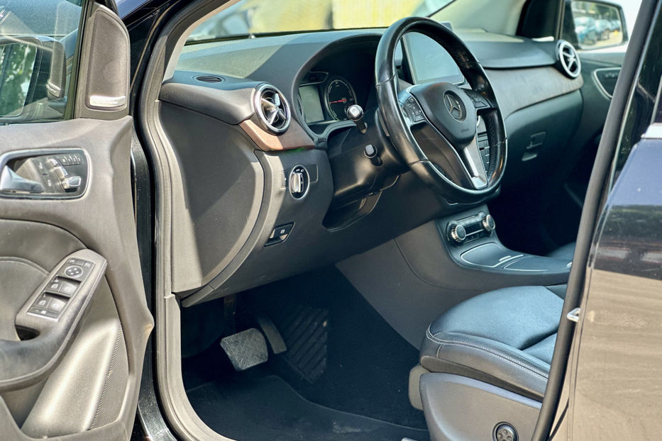 Продам Mercedes-Benz B-Class 2014 года в Киеве