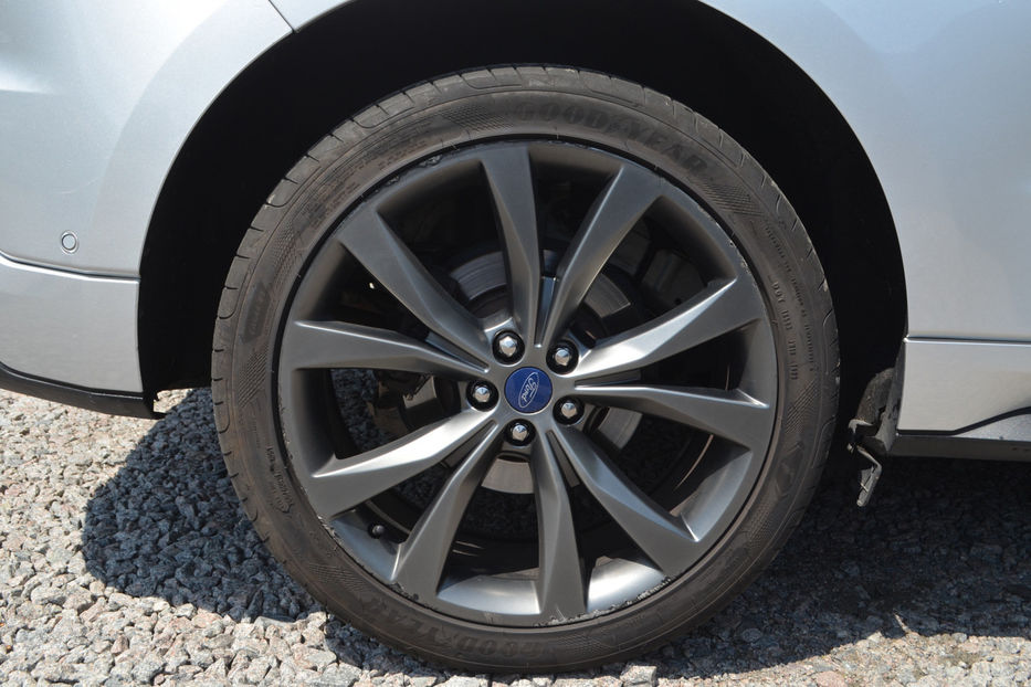 Продам Ford Edge 2018 года в Киеве