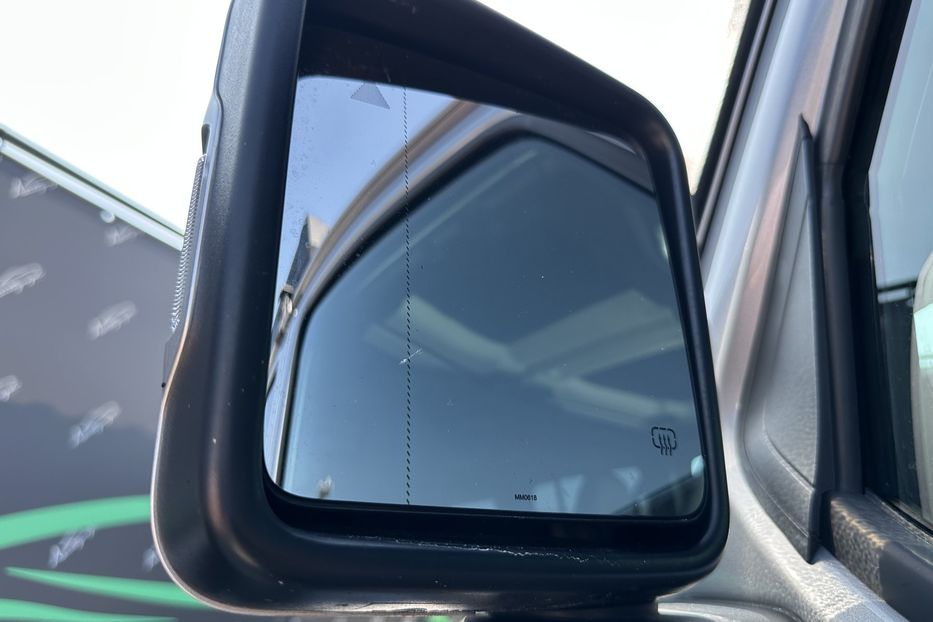 Продам Jeep Wrangler JL Sahara 2019 года в Киеве