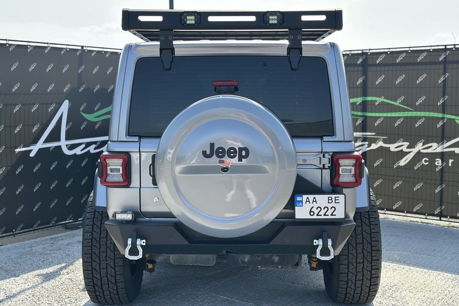 Продам Jeep Wrangler JL Sahara 2019 года в Киеве