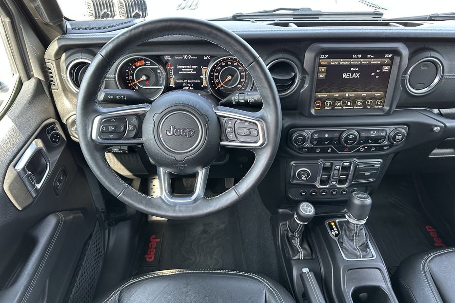 Продам Jeep Wrangler JL Sahara 2019 года в Киеве
