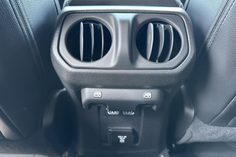Продам Jeep Wrangler JL Sahara 2019 года в Киеве