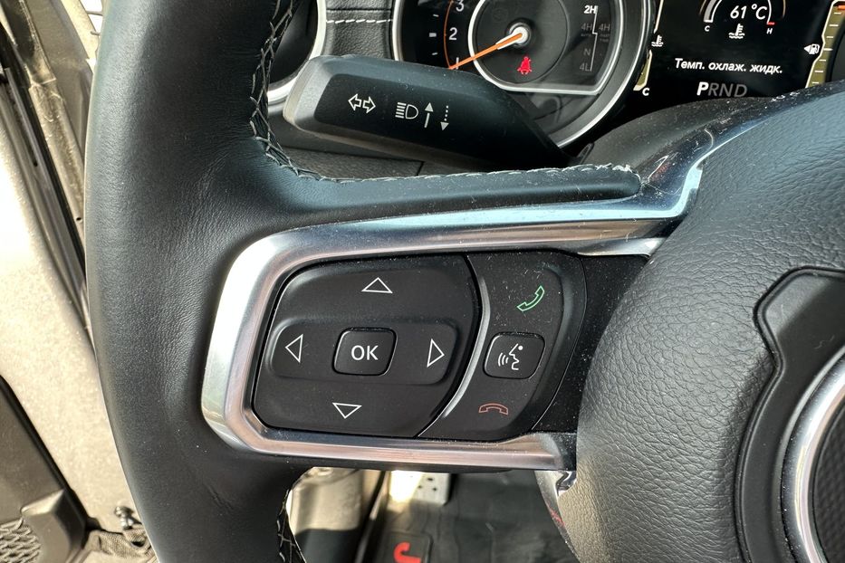 Продам Jeep Wrangler JL Sahara 2019 года в Киеве