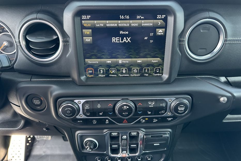 Продам Jeep Wrangler JL Sahara 2019 года в Киеве