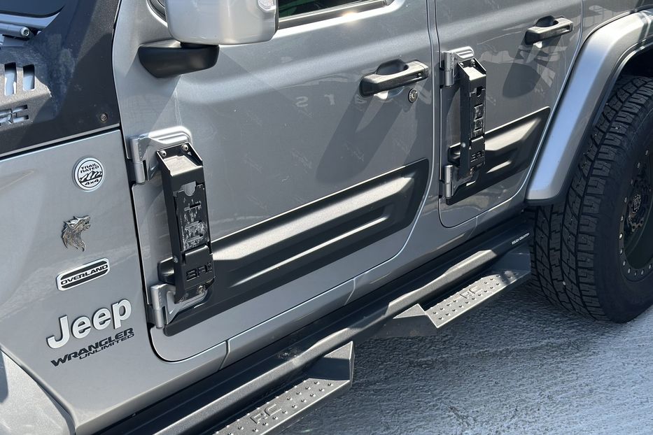 Продам Jeep Wrangler JL Sahara 2019 года в Киеве