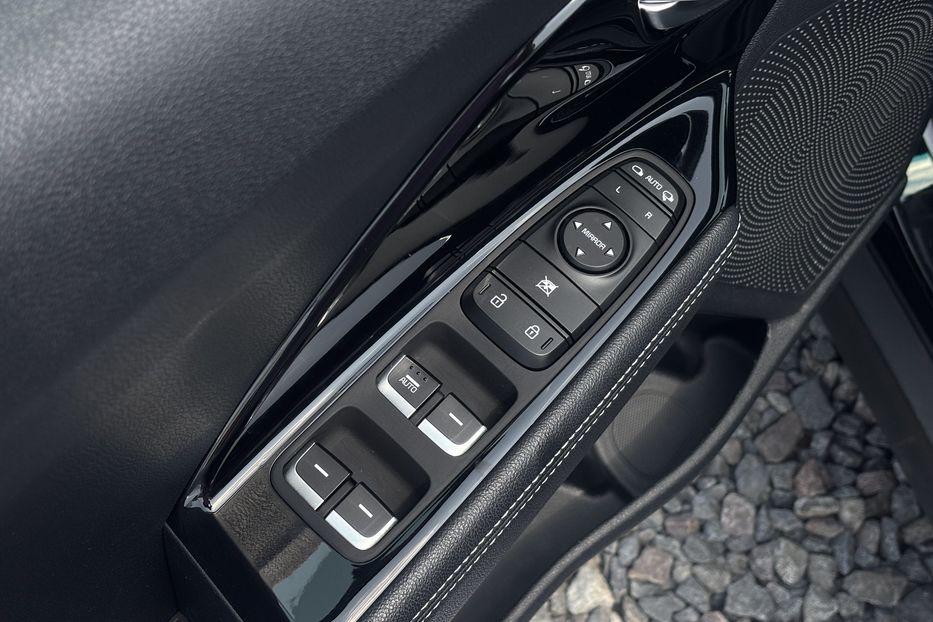 Продам Kia Niro 64 KW cal 2021 года в Львове