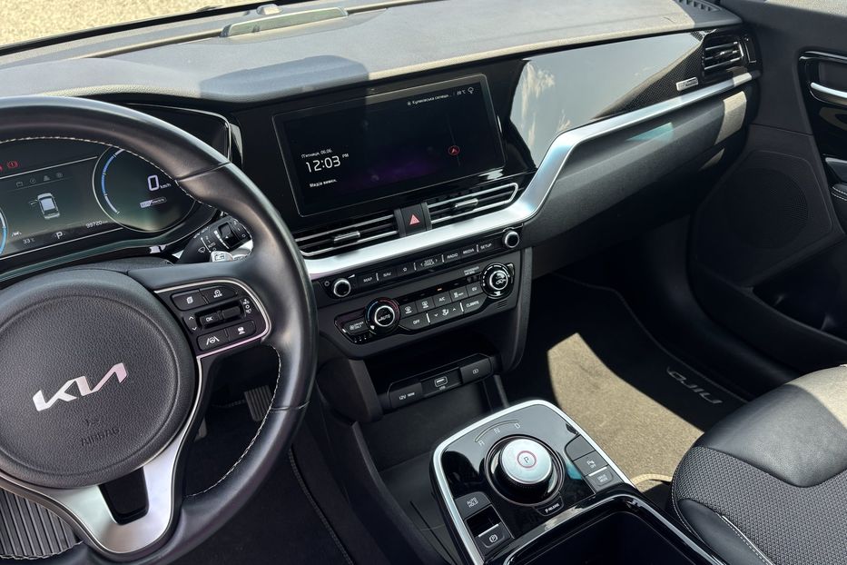 Продам Kia Niro 64 KW cal 2021 года в Львове