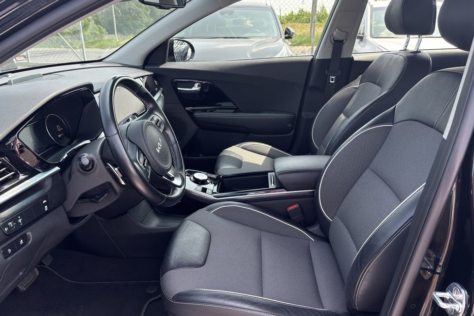 Продам Kia Niro 64 KW cal 2021 года в Львове