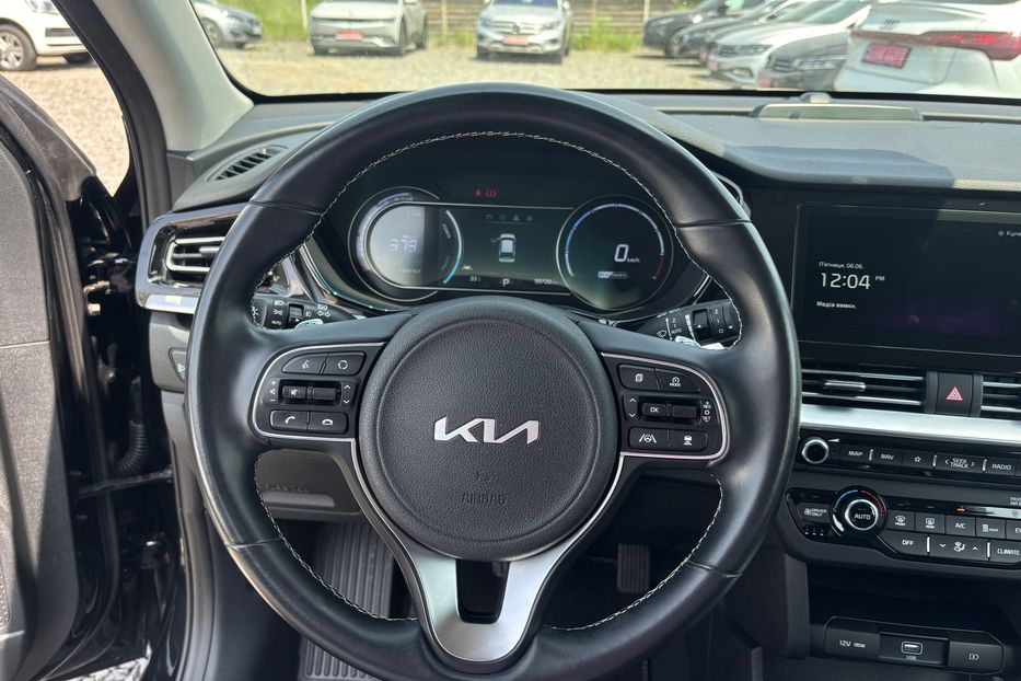 Продам Kia Niro 64 KW cal 2021 года в Львове