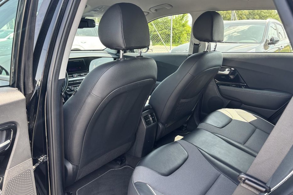Продам Kia Niro 64 KW cal 2021 года в Львове