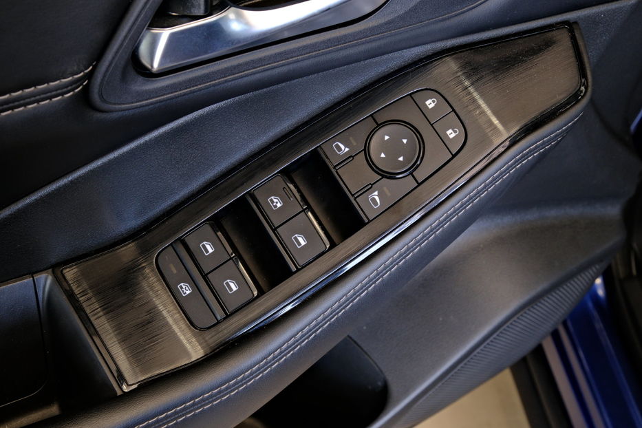 Продам Nissan Rogue 2024 года в Одессе
