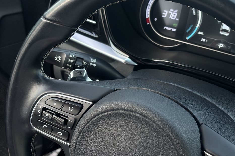 Продам Kia Niro 64 KW cal 2021 года в Львове