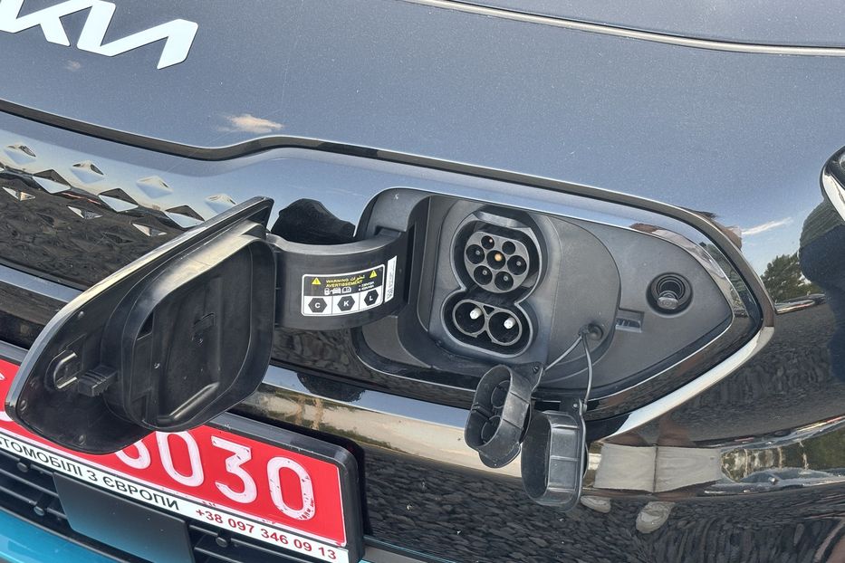 Продам Kia Niro 64 KW cal 2021 года в Львове