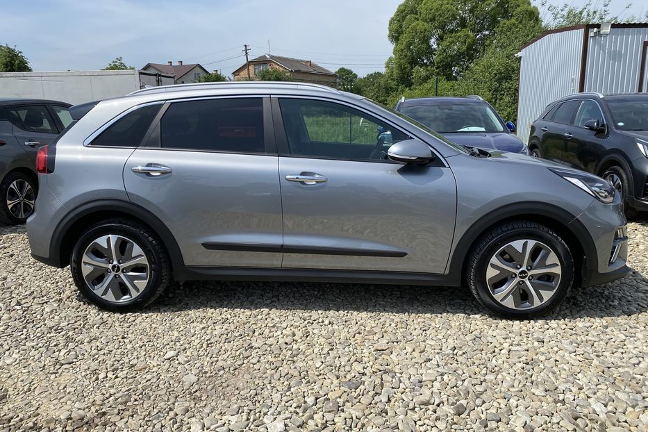 Продам Kia Niro 64 kWh Макс. РЕЗЕРВ 2022 года в Львове