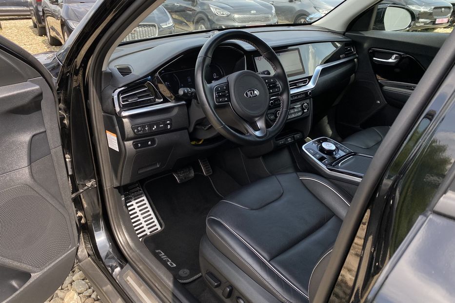 Продам Kia Niro 64 kWh Макс. комплектація Люк 2021 года в Львове