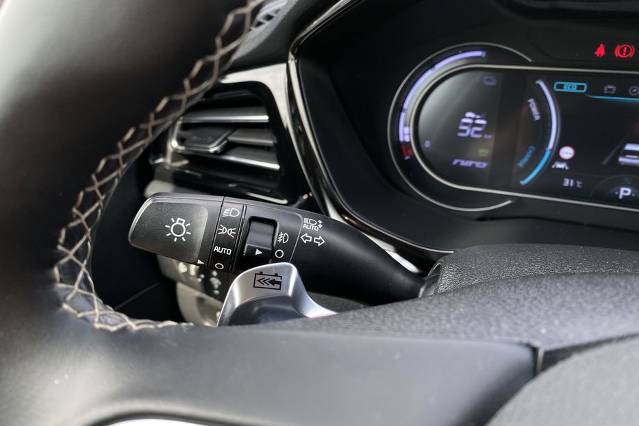 Продам Kia Niro 64 kWh Макс. комплектація Люк 2021 года в Львове