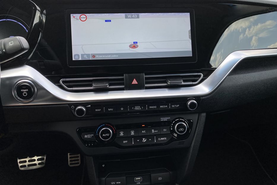 Продам Kia Niro 64 kWh Макс. комплектація Люк 2021 года в Львове