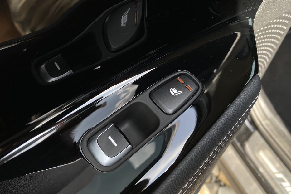 Продам Kia Niro 64 kWh Макс. комплектація Люк 2021 года в Львове