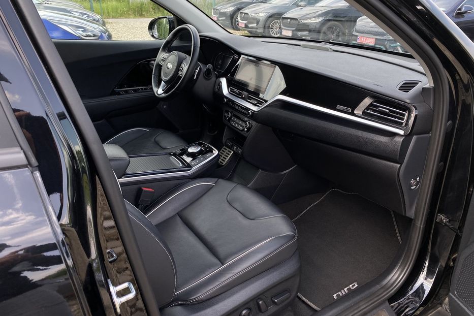 Продам Kia Niro 64 kWh Макс. комплектація Люк 2021 года в Львове