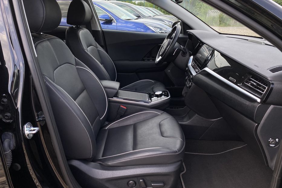 Продам Kia Niro 64 kWh Макс. комплектація Люк 2021 года в Львове