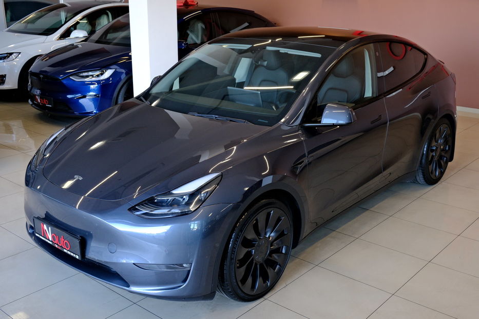 Продам Tesla Model Y Performance Dual Motor 2023 года в Одессе
